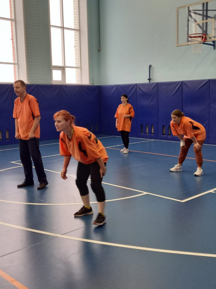 Соревнования по волейболу среди педагогов школ г. Новоалтайска.